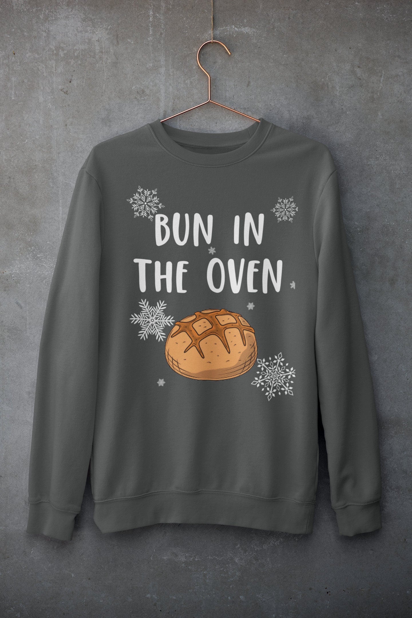 BUN IN THE OVEN CHRISTMAS JUMPER
